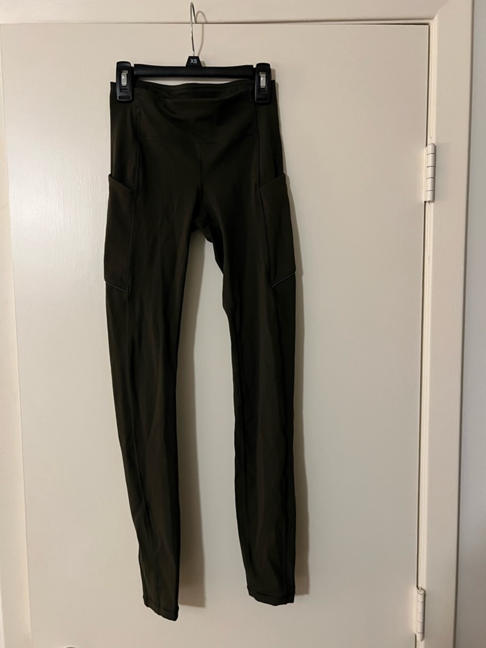 lululemon athletica Olive Green Leggings with Side Pockets size 2 Like New